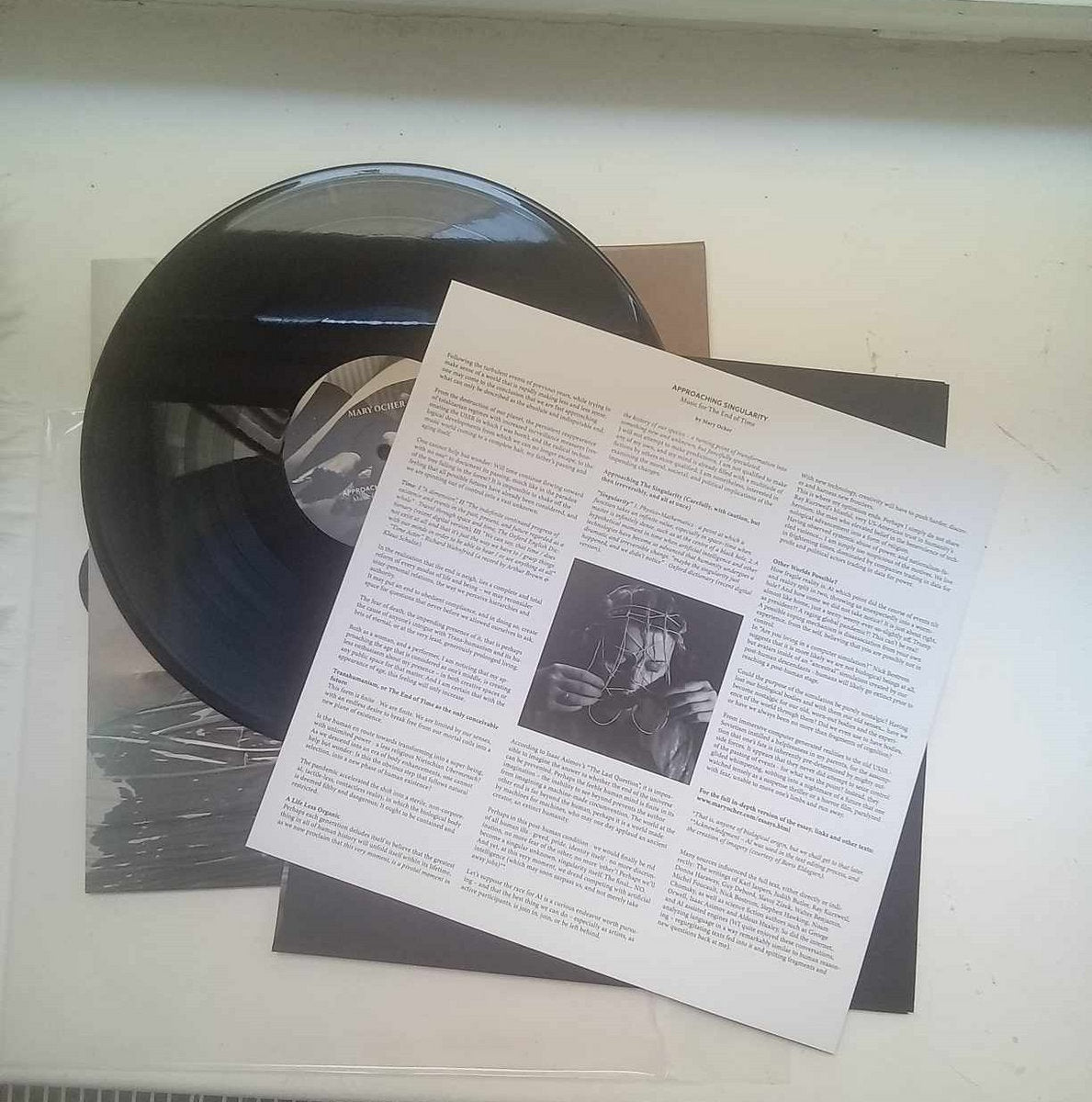 Mary Ocher - Approaching Singularity: Music For the End of Time (Black Vinyl)